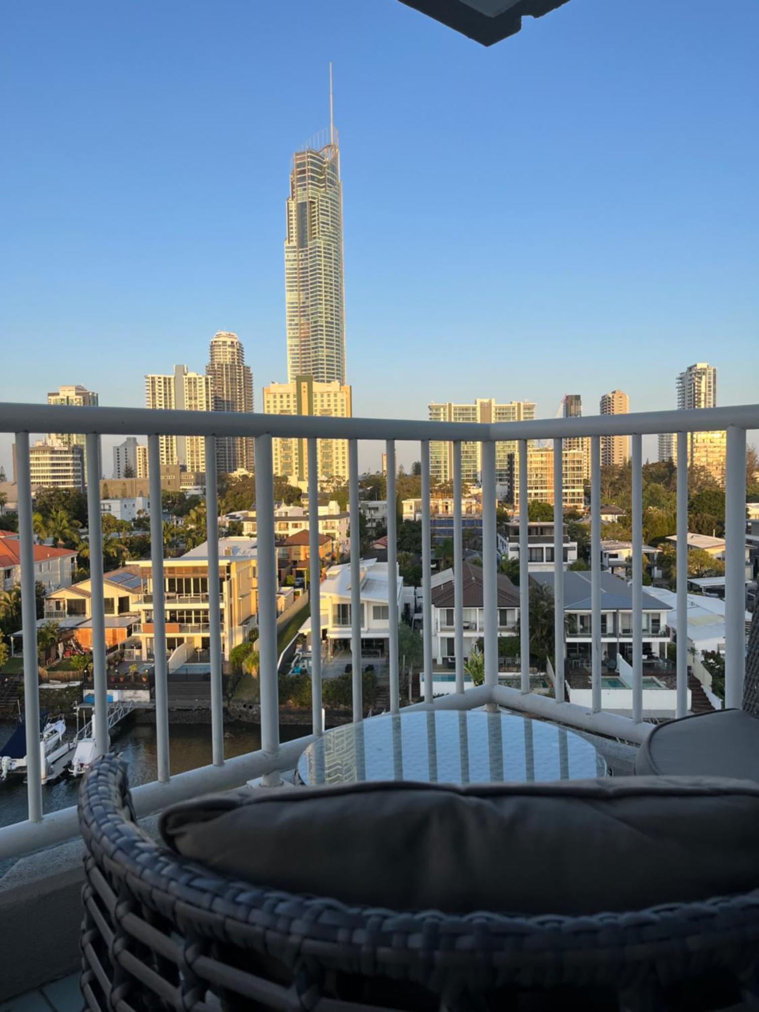 Surfers Paradise Spectacular City Views 7th Floor 2bedroom Apartment Gold Coast